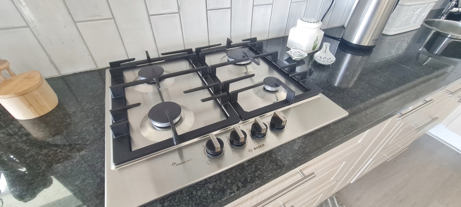 3 Bedroom Property for Sale in Village On Sea Western Cape